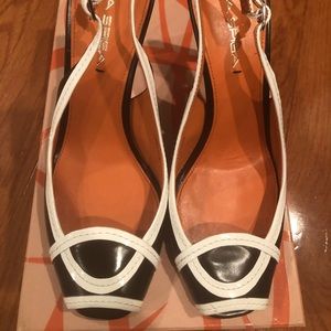 Via Spiga size 8.5 White and Black Slingback Heels